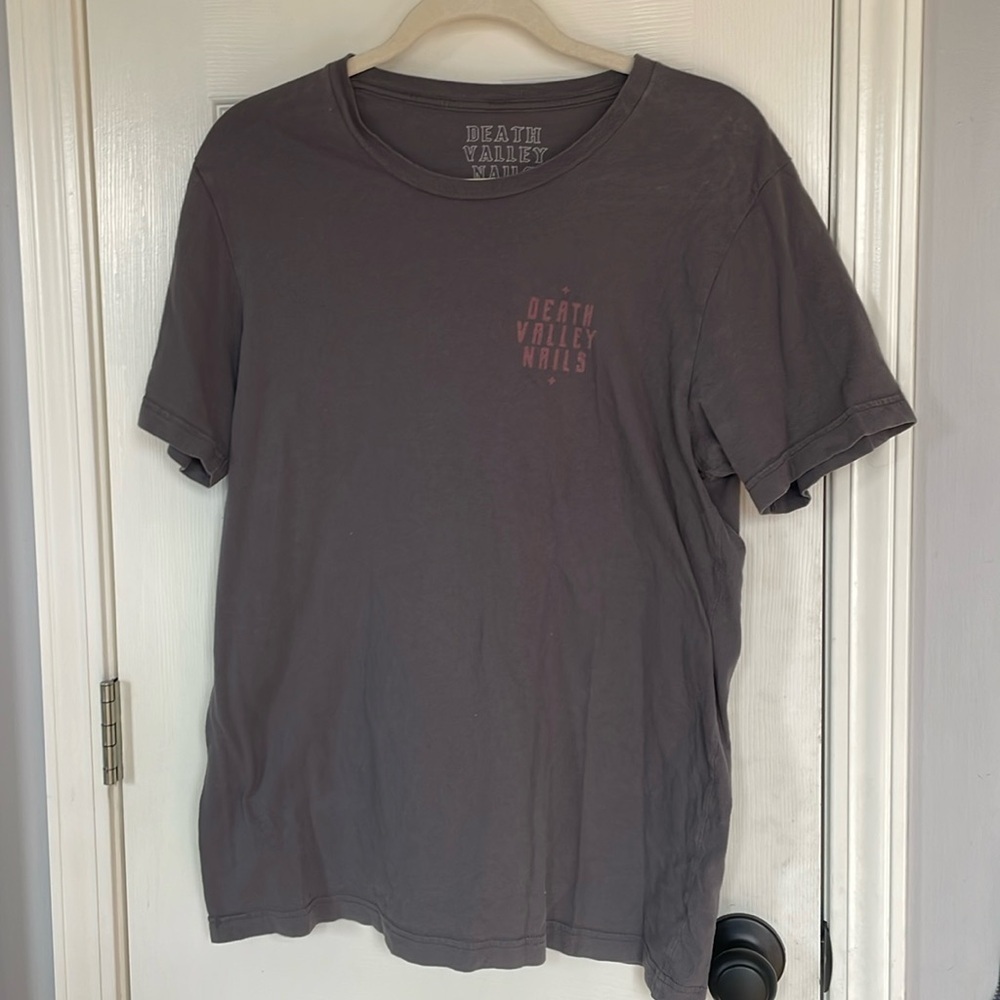 Death Valley nails tiger tee L